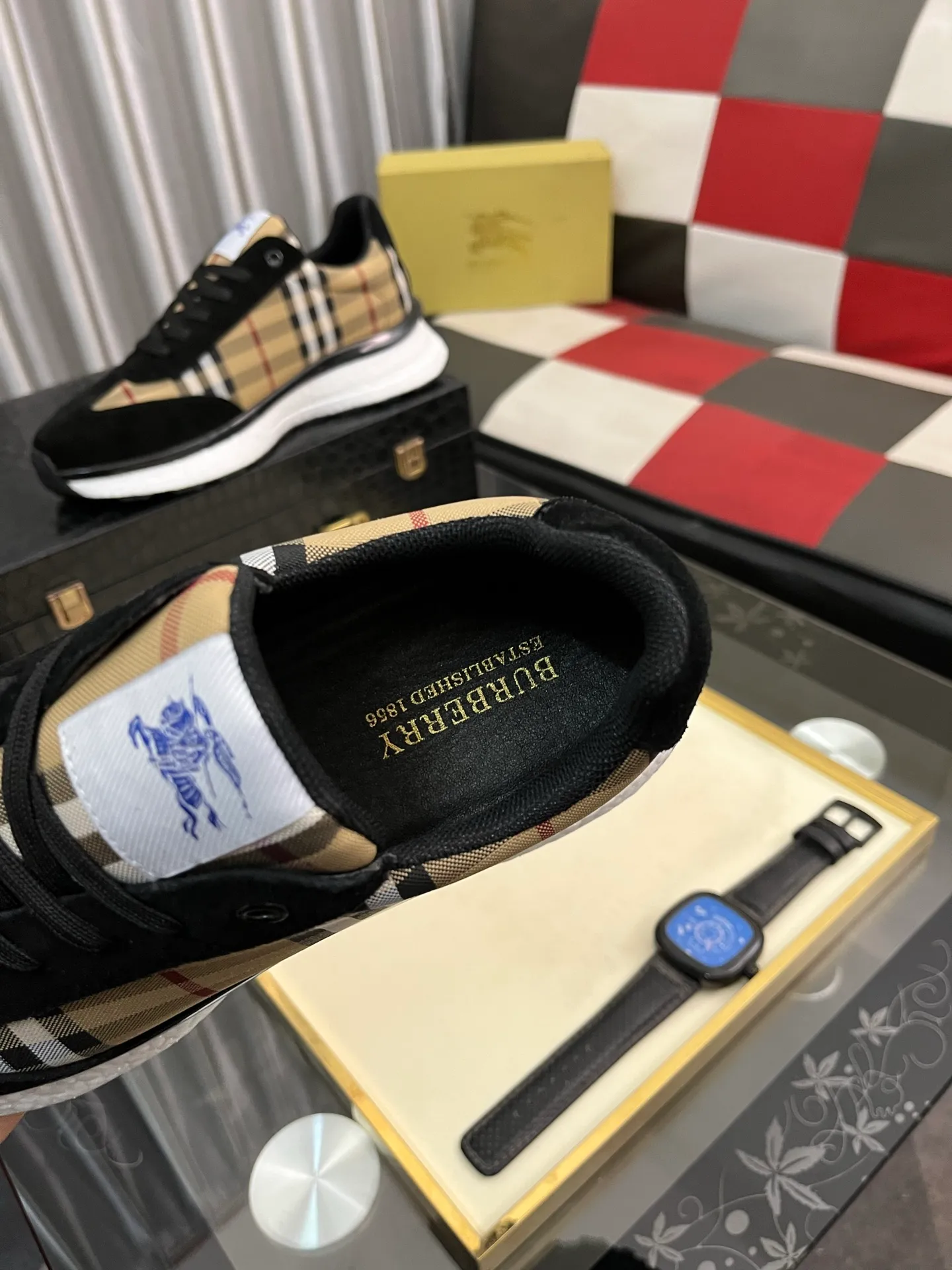Men's shoes 💰438⌚️⌚️[BURBERRY] Burberry's authentic original high-end casual shoes🇨🇳Exquisite craftsmanship, this fabric is made of high mercerized fabric💯top layer🐷leather lining, suitable for drivers to drive🌴Original wear-resistant rubber outsole, versatile style, worth owning🍓Sizes 38-442️⃣Colors available